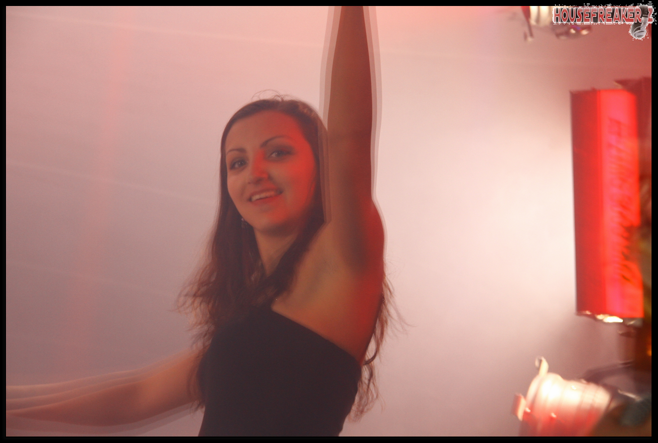 1321x889 pixels (1.039K)